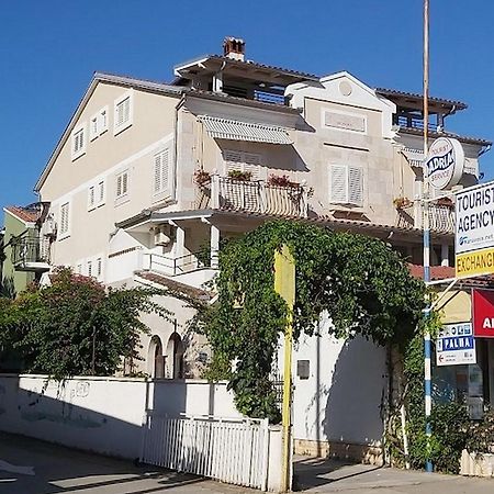 Rooms And Apartments Palma B&B Medulin Exterior photo